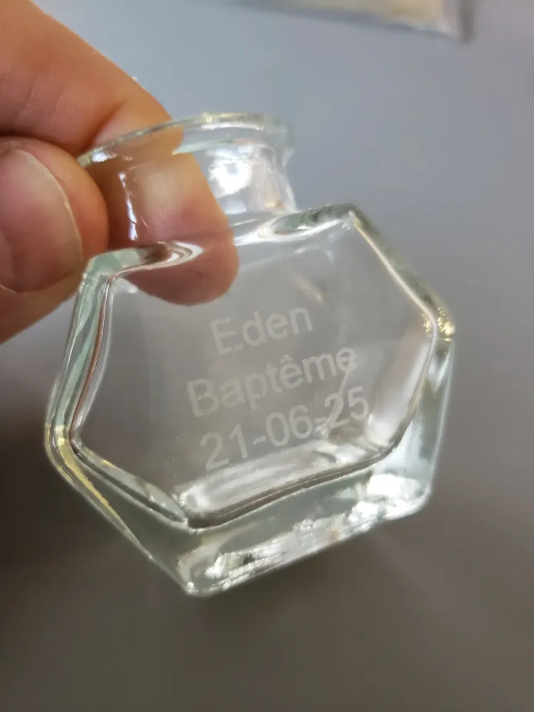 gravure laser sur verre-min